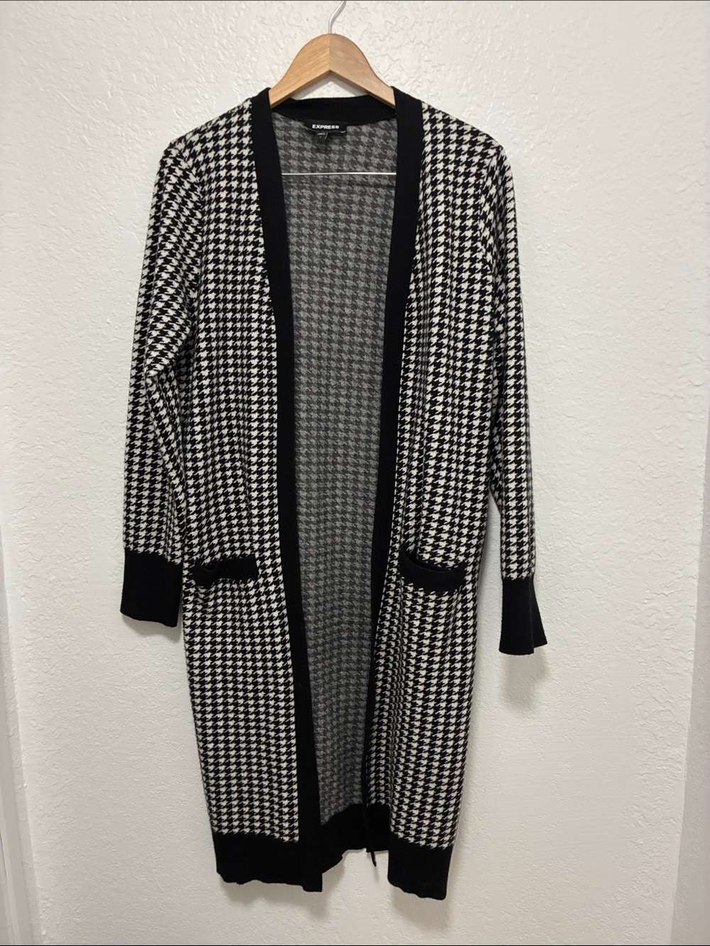 Houndstooth Sweater Express